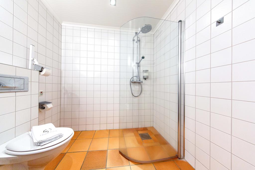 Hotell Pilen Umea Bagian luar foto