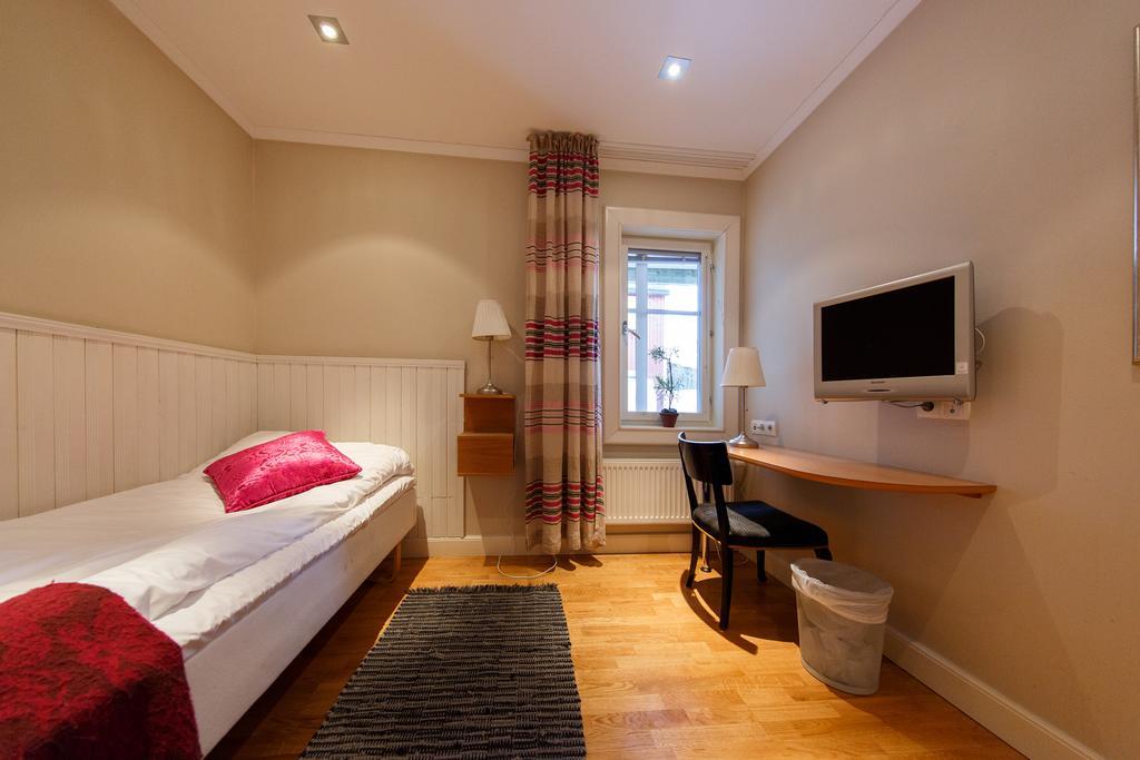 Hotell Pilen Umea Bagian luar foto