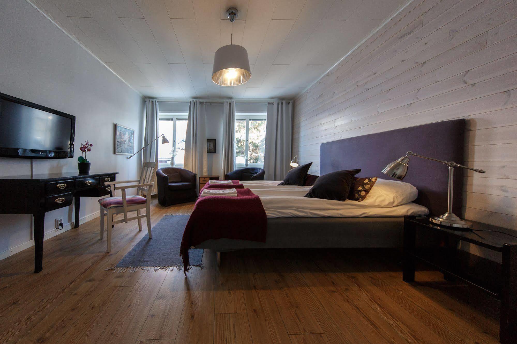 Hotell Pilen Umea Bagian luar foto