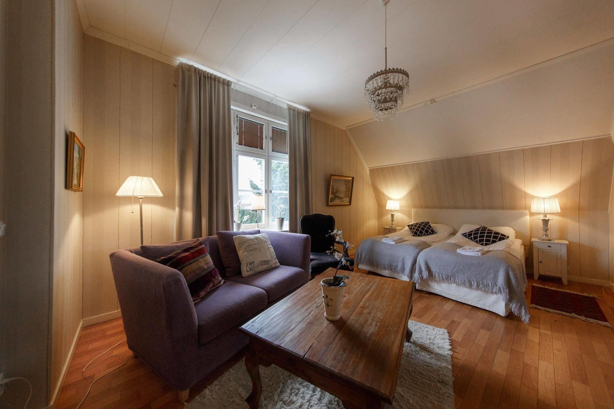 Hotell Pilen Umea Bagian luar foto