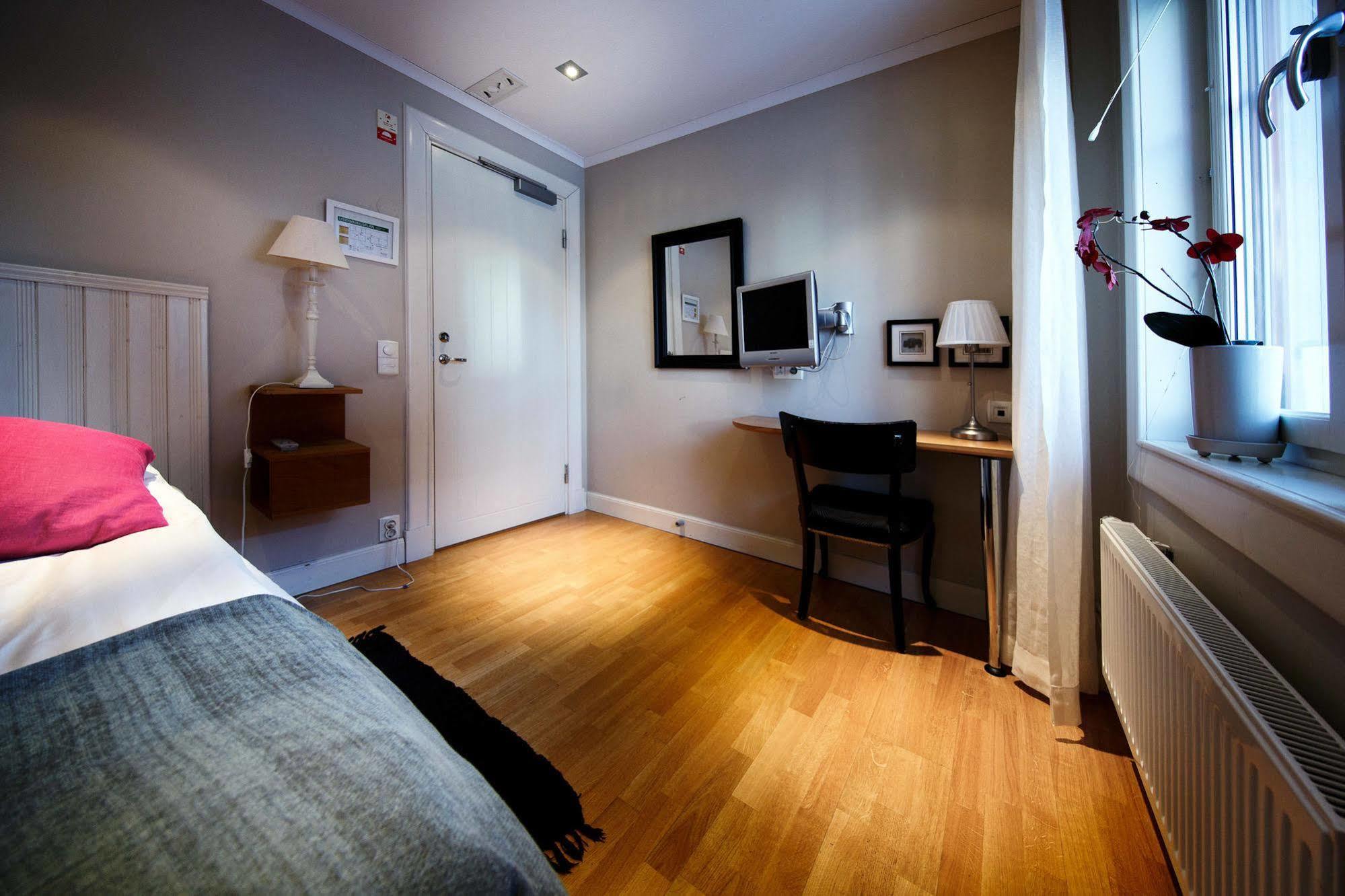 Hotell Pilen Umea Bagian luar foto