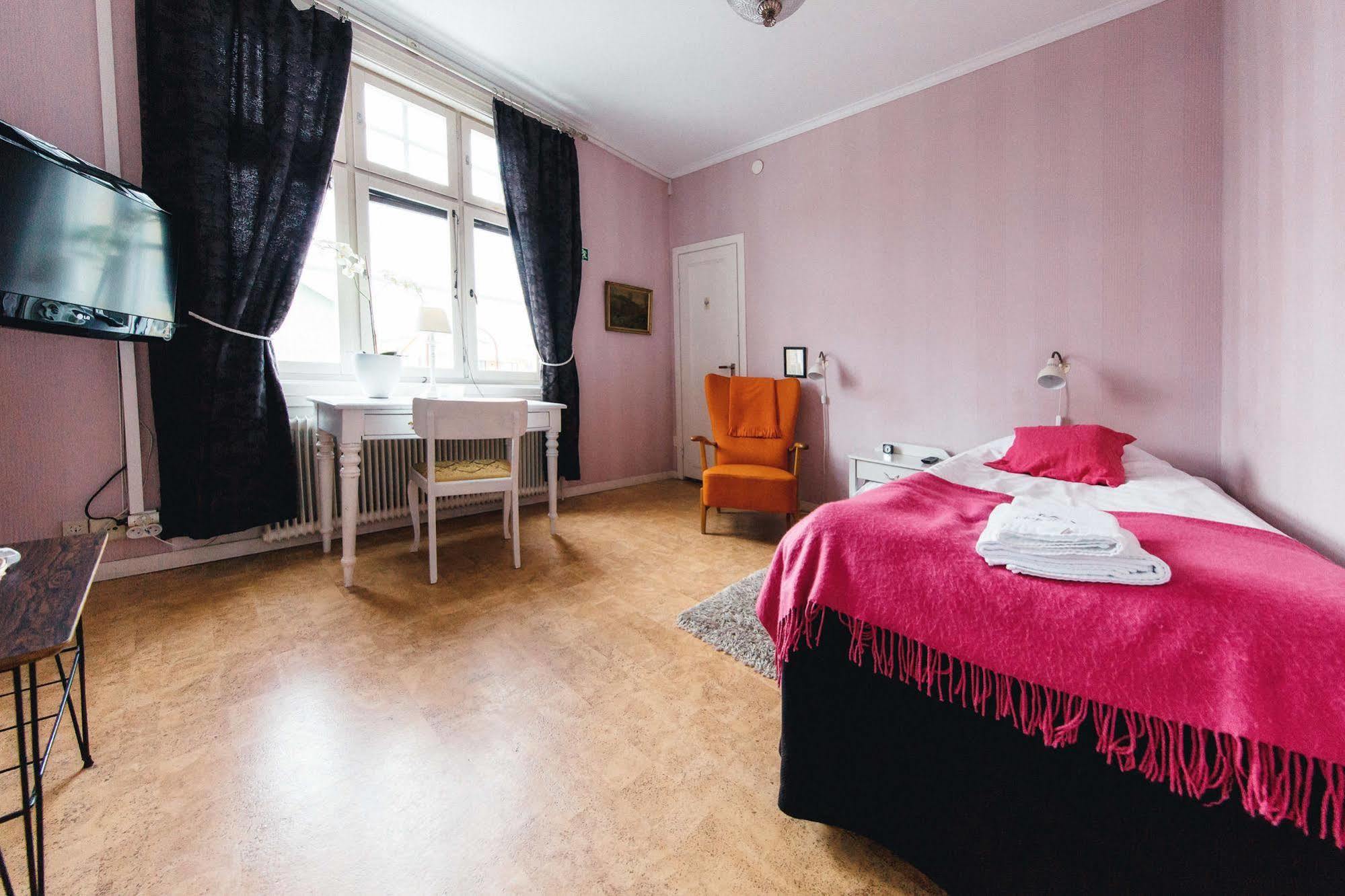 Hotell Pilen Umea Bagian luar foto