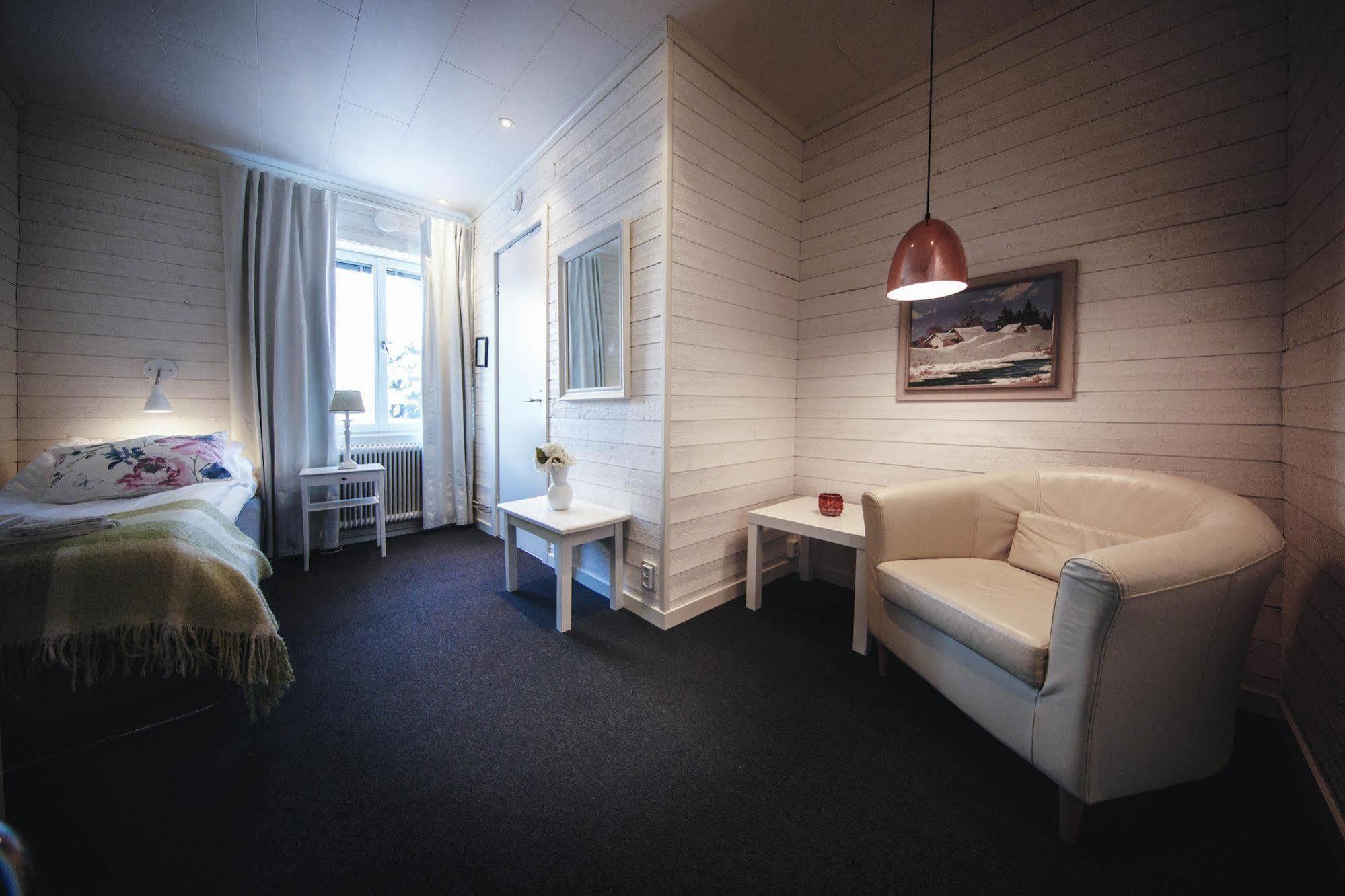 Hotell Pilen Umea Bagian luar foto