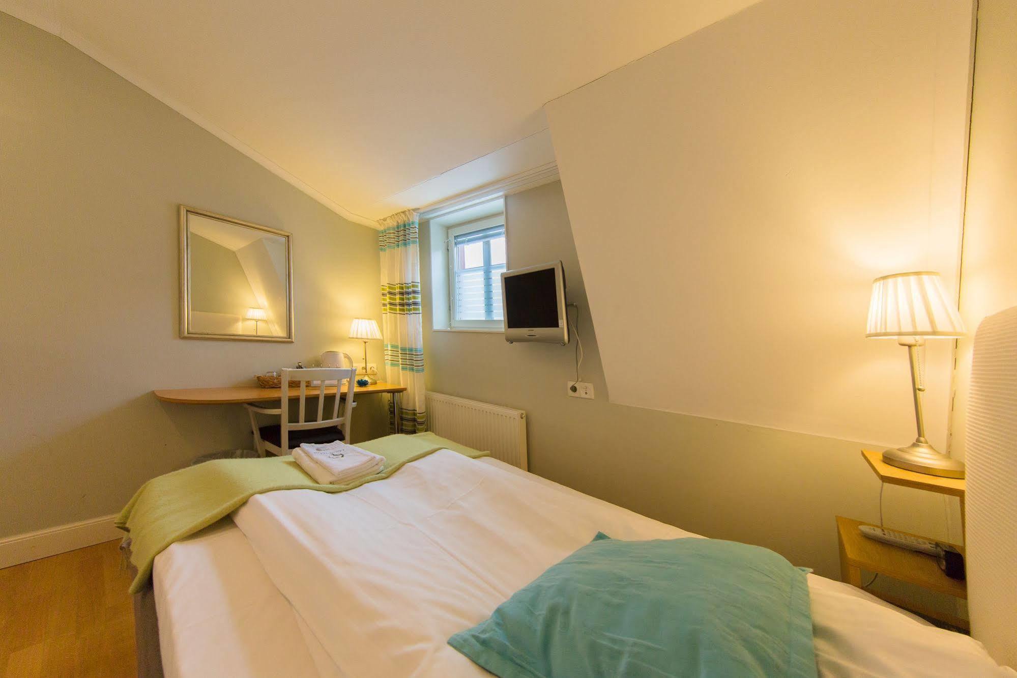 Hotell Pilen Umea Bagian luar foto